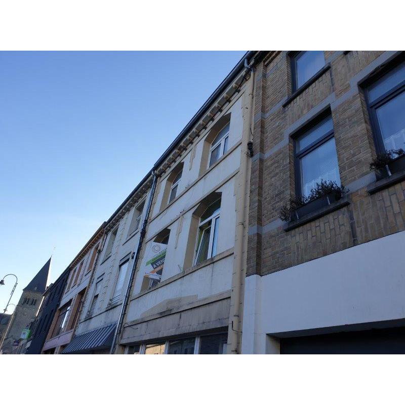 BERTRIX: Opbrengstpand met 1 appartement en 1 triplex – VAS1346