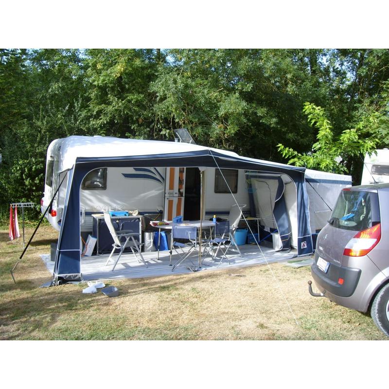 Caravan Wilk S4 450HTD met voortent