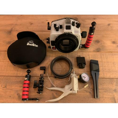 Ikelite Underwater photography kit for Sony Alpha A7 III, A7R III, A9 set up with 16-34 f4 lens.