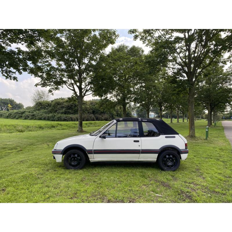 PEUGEOT 205 - 1.9 - CTI (cabrio)