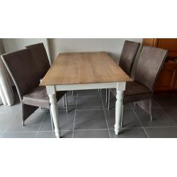 Eettafel en 6 mooie stoelen