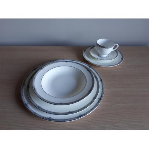 Prachtig servies Wedgwood Amherst 12-delig (80 stuks)