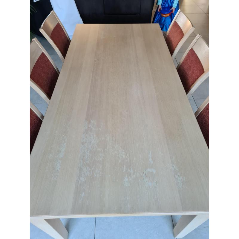 Eettafel met 6 stoelen