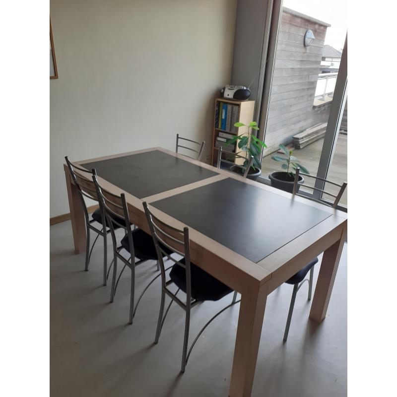 Tafel met leisteen