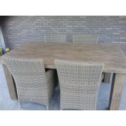 Tuinset (tafel en 4 stoelen)