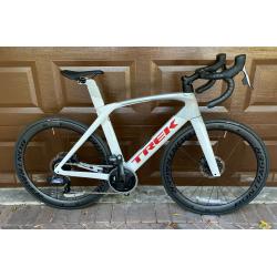 2021 TREK MADONE SL 7 ETAP DISC