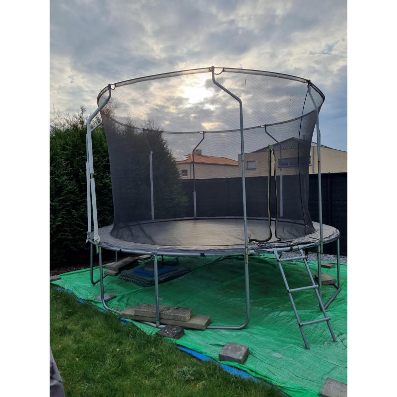 Trampoline