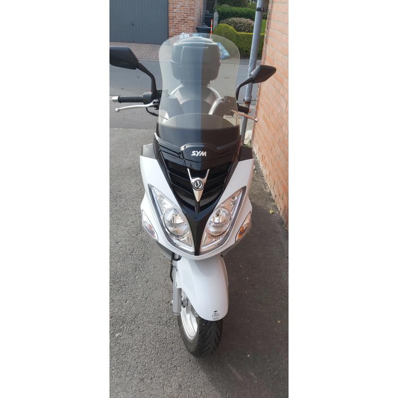 mooie scooter sym 125 cc