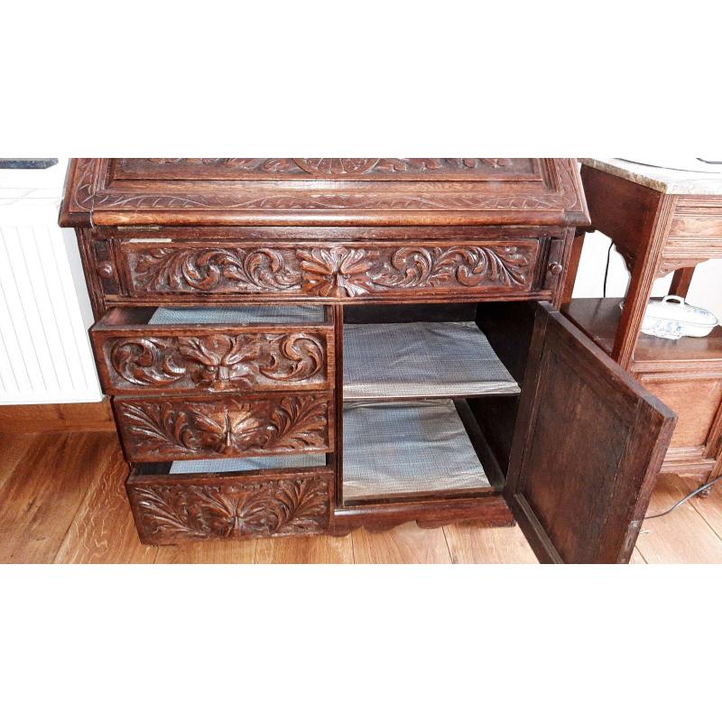 Antiek bureau