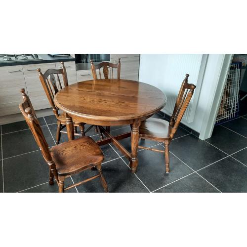 Ronde houten keukentafel met 4 stoelen