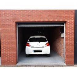 Garage Te Huur in Boom/ Sectionale poort afstandsbediening