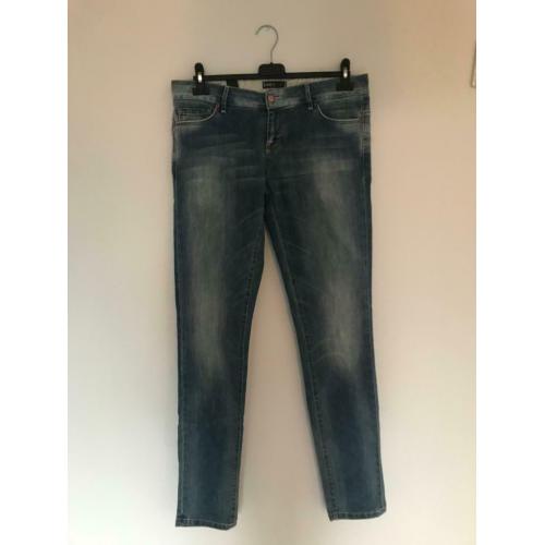 Nieuwe ONLY broek in maat 33/34