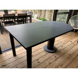 Eettafel met kopse ronding