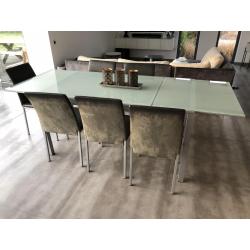 Glazen eettafel met 6 stoelen