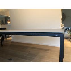 Design eettafel VIPP