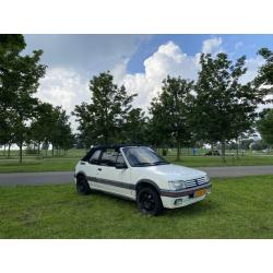 PEUGEOT 205 - 1.9 - CTI (cabrio)