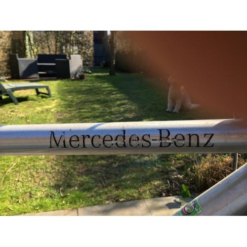 Grijze Mercedes Benz Fiets