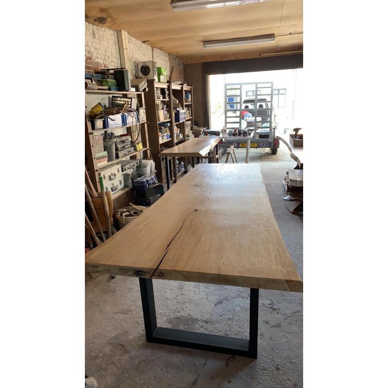 Boomstam tafel 8 cm dik eik met u onderstel