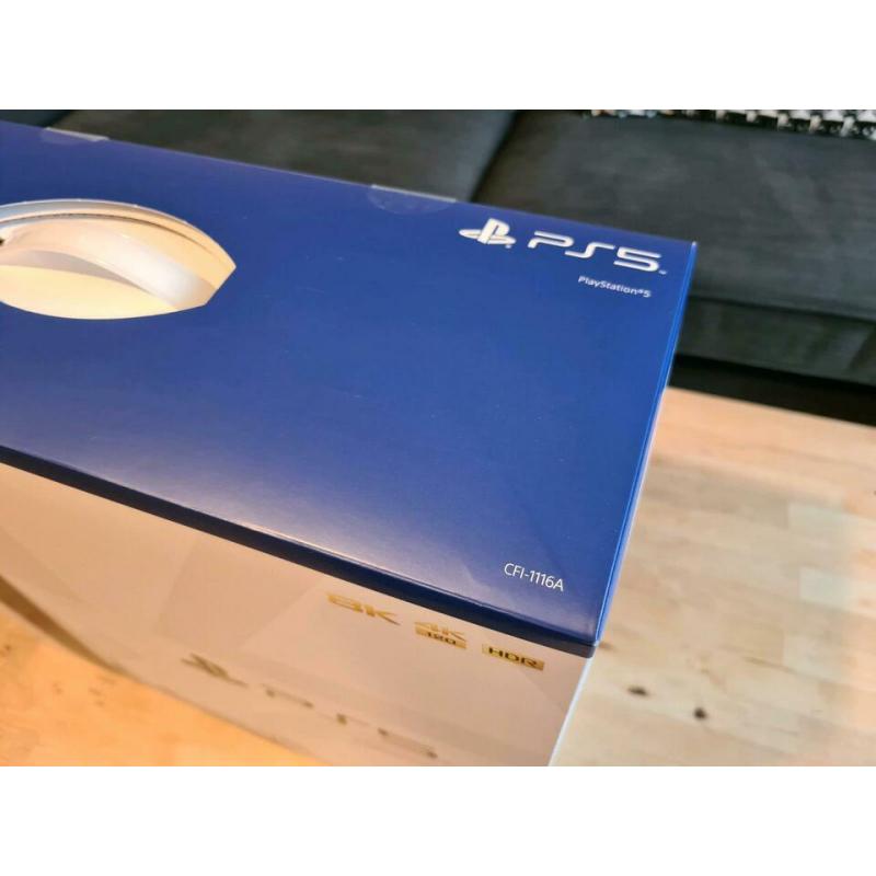 Een gloednieuwe PS5-schijf is te koop bij de Returnal-game.