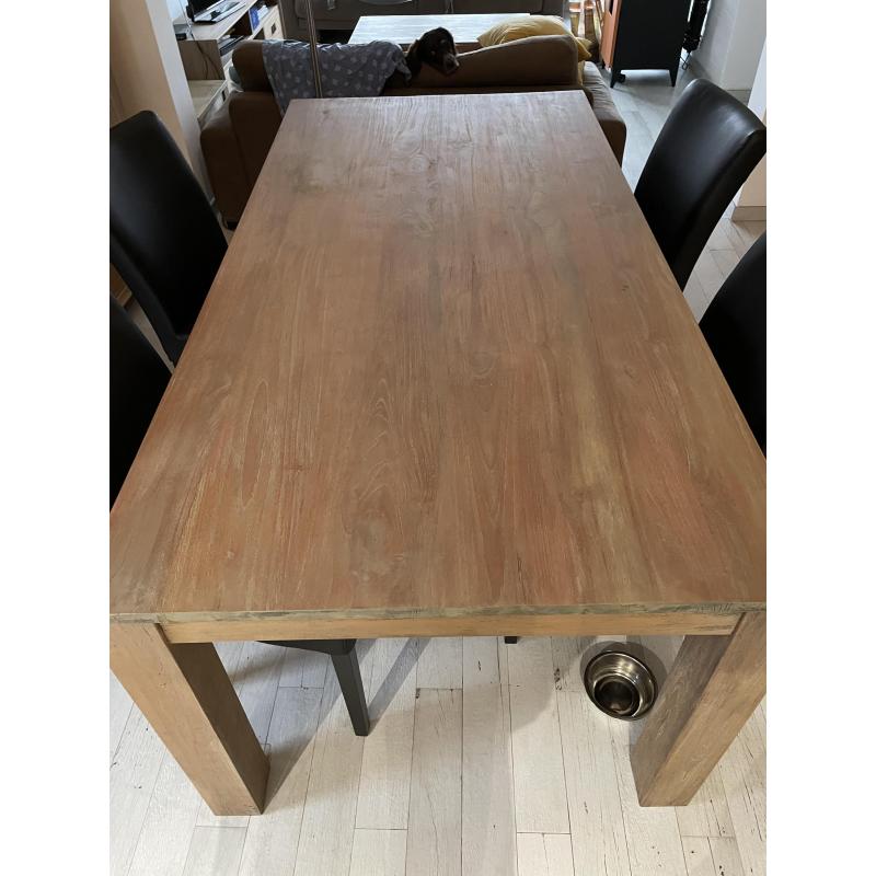 Eettafel in teakhout