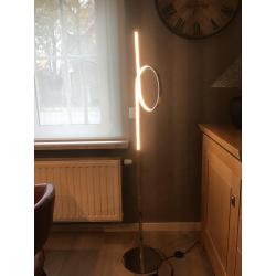 Staande led vloerlamp