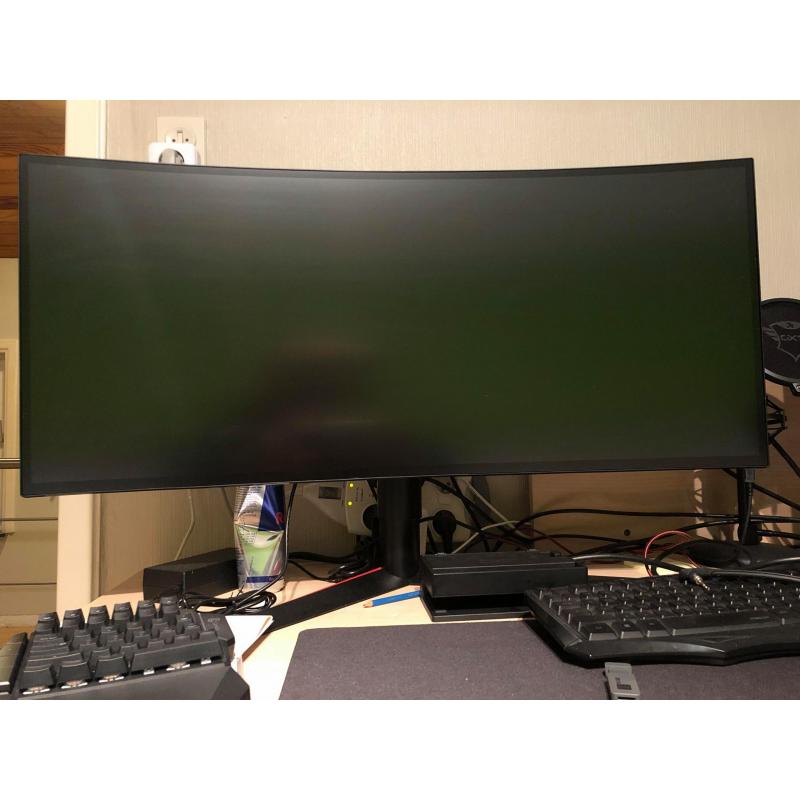 LG Ultragear 34GK950G-B 34" Curved UltraWide monitor