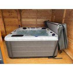 TOP JACUZZI DE OEM3 DADELIJK LEVERBAAR