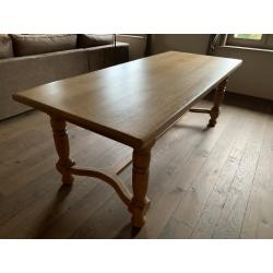 Eiken tafel en 6 stoelen