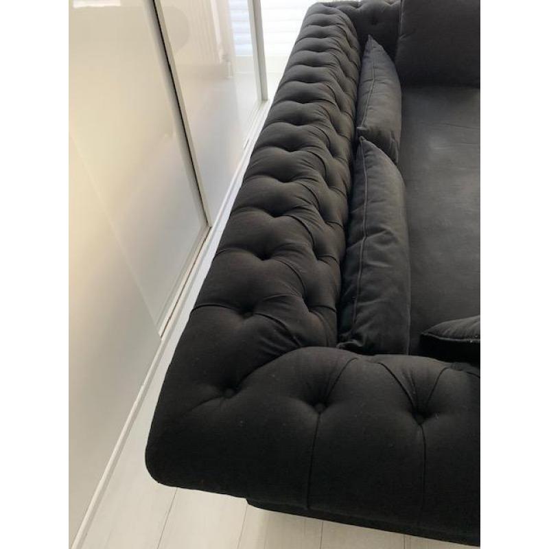 Stoffen bankstel zwart "chesterfield stijl"