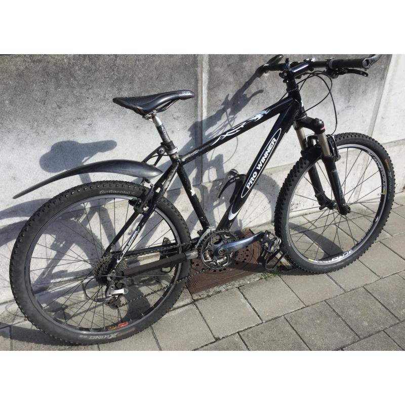 zwarte Mountainbike fiets Pro Winner