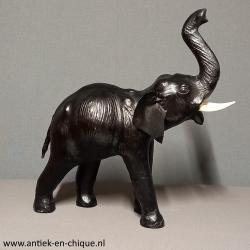 Grote zeer decoratieve en gedetailleerde leren olifant