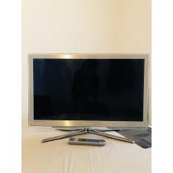 Samsung 32” Silver LCD tv met 1 jaar garantie