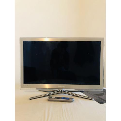 Samsung 32” Silver LCD tv met 1 jaar garantie