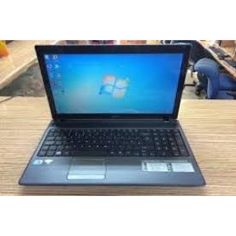 Te Koop een 15 Inch Acer Laptop Extensa 5630 EZ met 2 Ghz met met draadloos internet en een Stroomadapter voor de prijs van € 90.