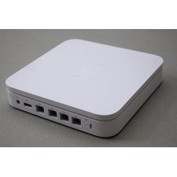 Te Koop een Mac Mini 2.1 Intel Core 2 Duo met Serienummer YM8331ZAYL1 met 1,83 Ghz met draadloos internet en een 18 Inch Dell Lcd en een  Airport Extreme Enz.