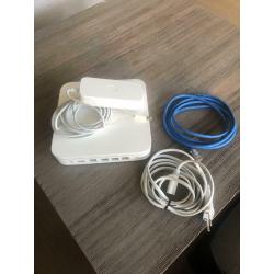 Te Koop Mac Mini YM008B8M9G5 met 2,26 Ghz met draadloos internet en een 15 Inch Dell Lcd Beeldscherm en een 15 Inch Samsung Lcd Beeldscherm en een Mini Iomega Externe Harde Schijf met 500 Gb.