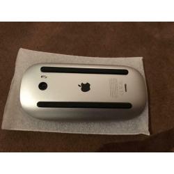 Te Koop Mac Mini YM8432JDYL1 en 15 Inch Lcd en Apple Draadl. T. en Apple Draadl. Magic Mouse Enz.