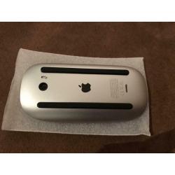 Te Koop Mac Mini YM8331YYYL1 en Lacie Externe Harde Schijf en Apple Draadl. T. en Apple Draadloze Magic Mouse.