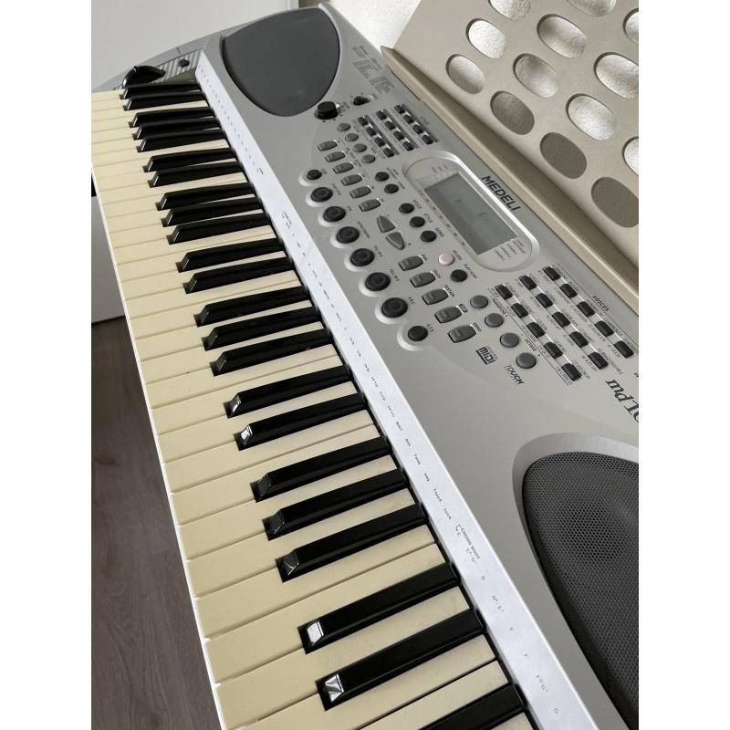 Keyboard Medeli MD100 (met standaard)