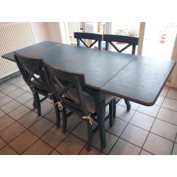 Blauwe eettafel met 4 stoelen