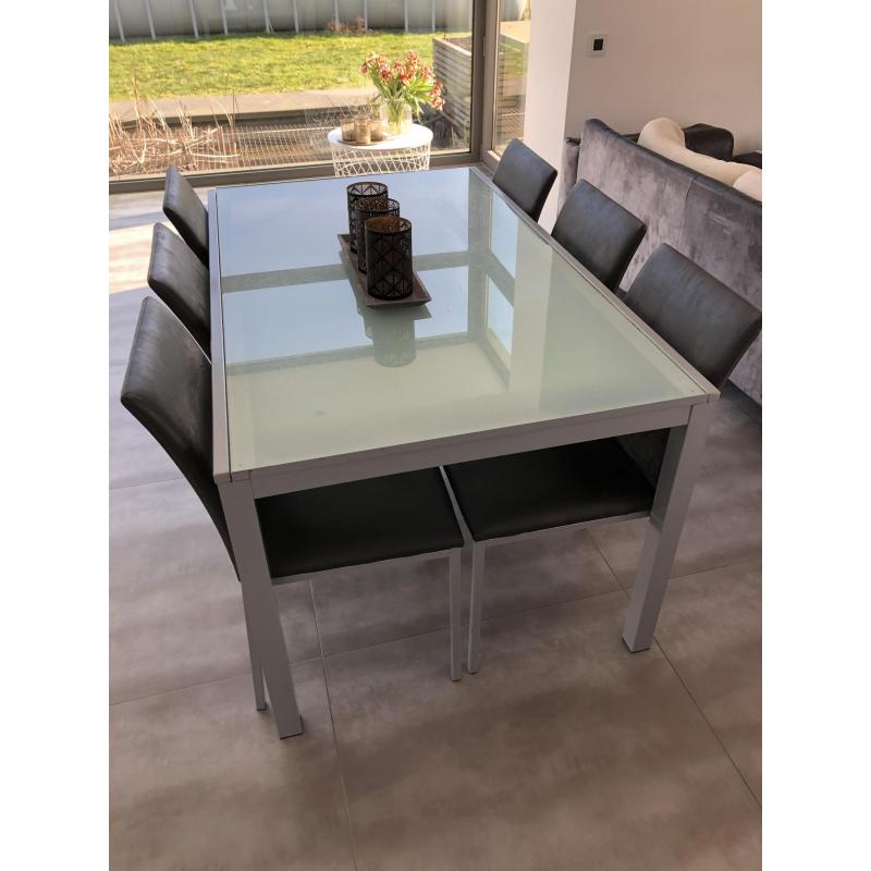 Glazen eettafel met 6 stoelen