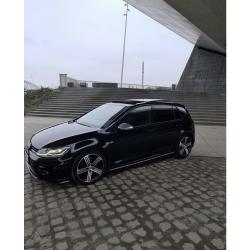 Volkswagen Golf R DSG/LED/PANO/AKRAPOVIC/VIRTUAL/DYNAUDIO