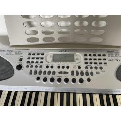 Keyboard Medeli MD100 (met standaard)