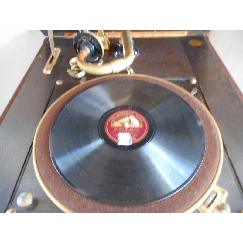 His masters voice 78 RPM Platenspeler in kast