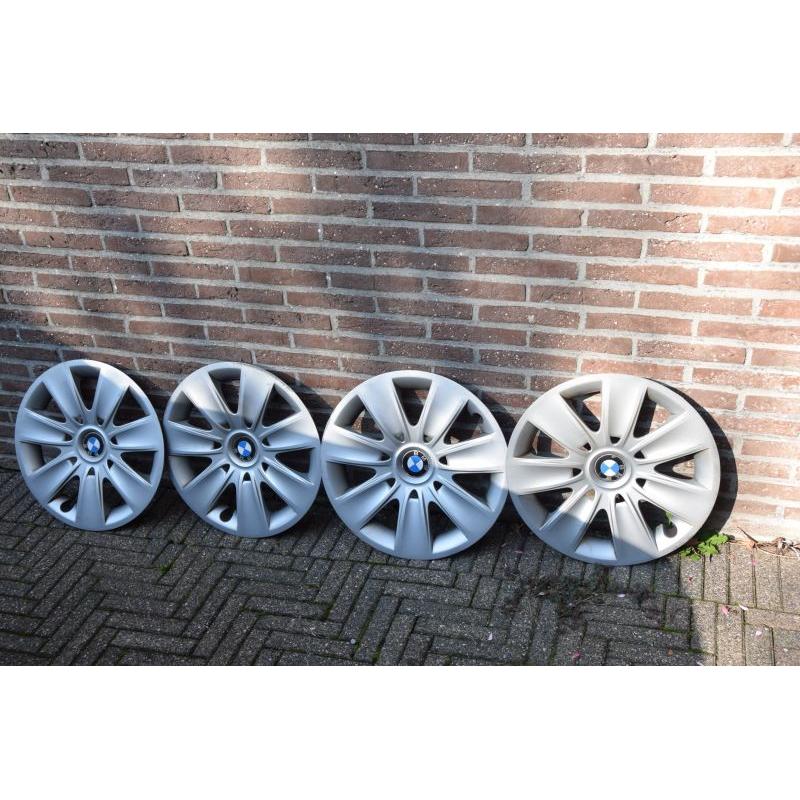 4 stalen velgen met winterbanden BMW1