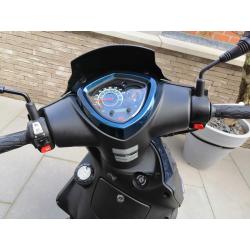 Te koop mooie Kymco Agility 16  50 uit 2021 zgan