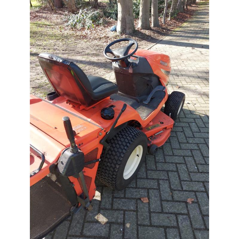 Zitmaaier Kubota GR2100