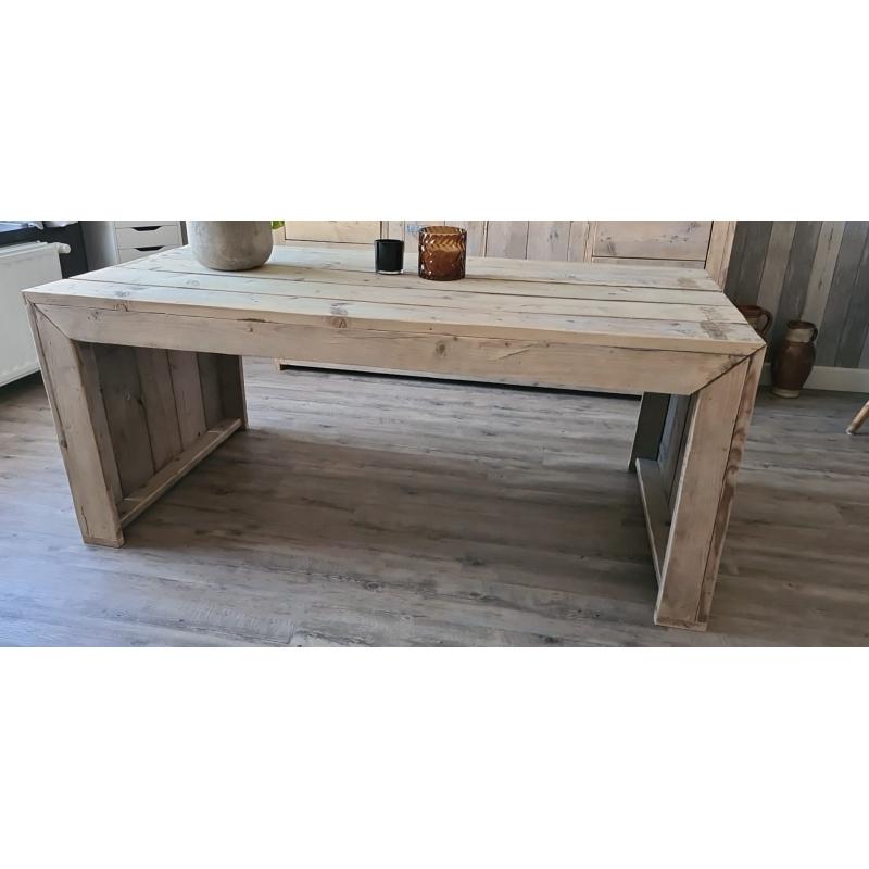 Handgemaakte steigerhouten tafel