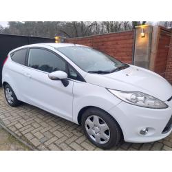 Ford Fiesta Titanium 1.6tdci Met maar 131050 KM!