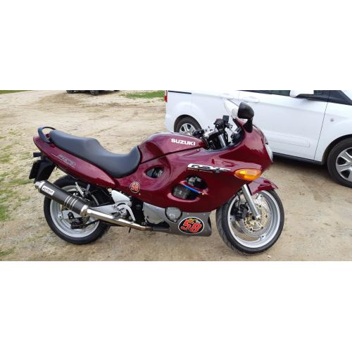 Suzuki GSXF 750